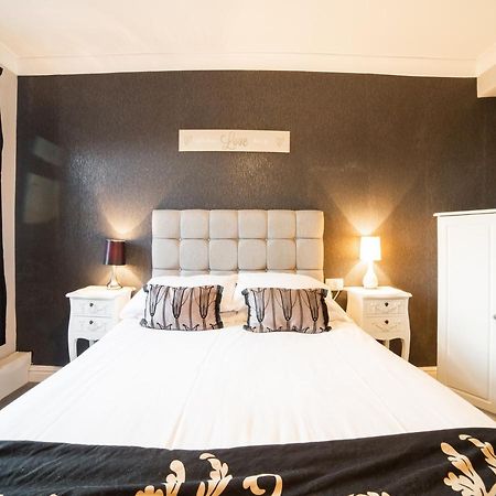The Traxx Hotel Bangor  Esterno foto