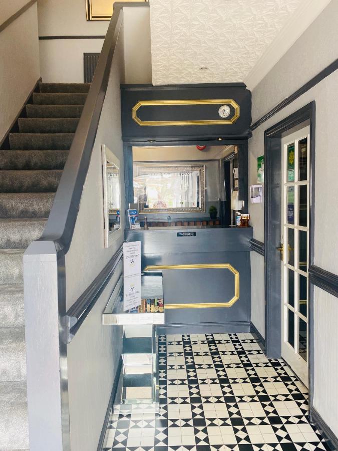 The Traxx Hotel Bangor  Esterno foto