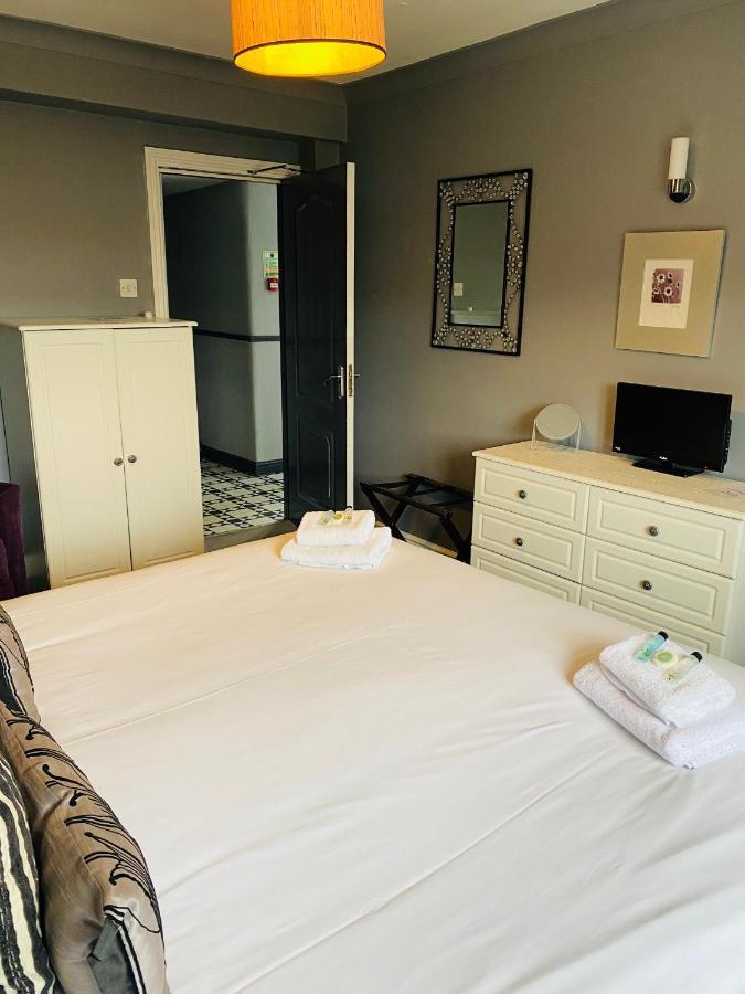 The Traxx Hotel Bangor  Esterno foto