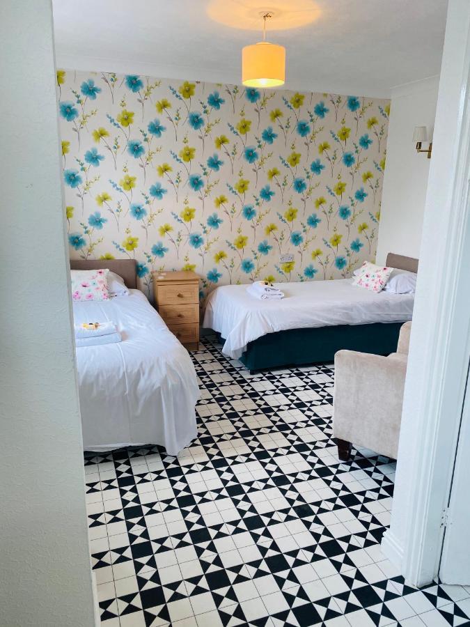 The Traxx Hotel Bangor  Esterno foto