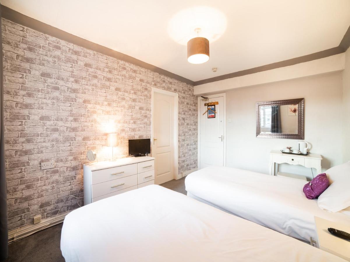The Traxx Hotel Bangor  Esterno foto