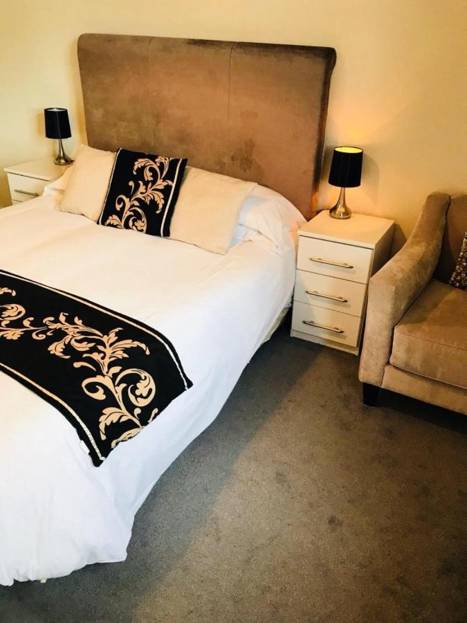 The Traxx Hotel Bangor  Esterno foto