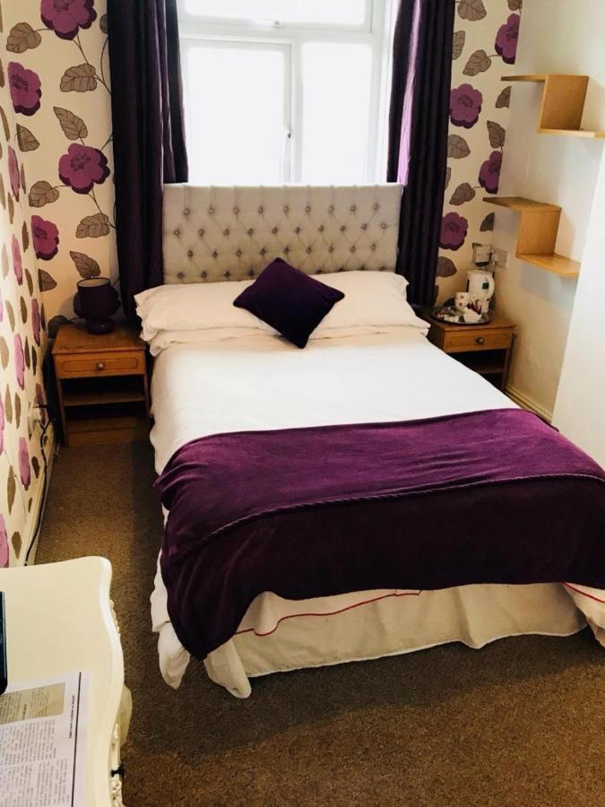 The Traxx Hotel Bangor  Esterno foto